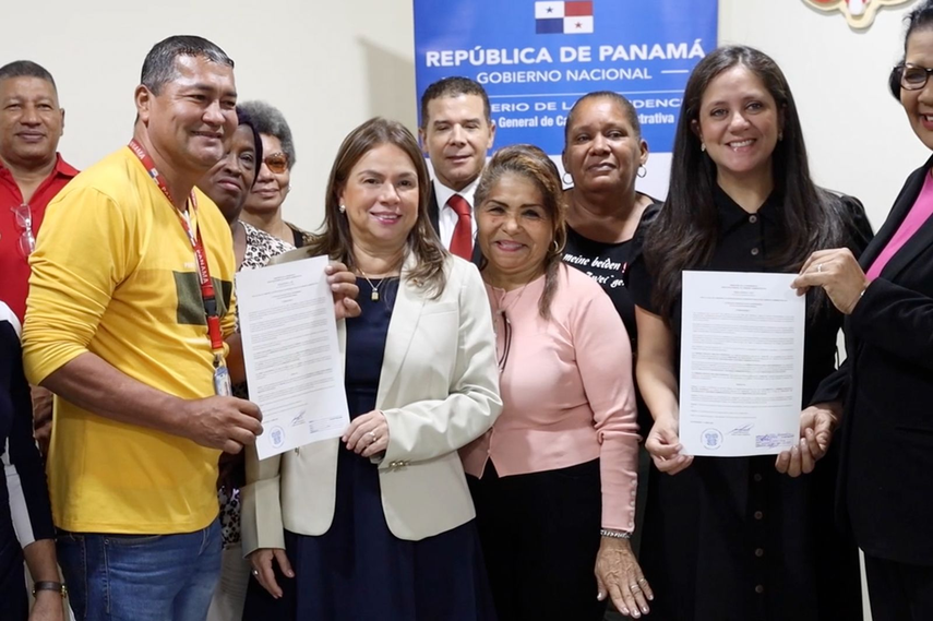 Funcionarios del MEDUCA reciben reacreditación de carrera administrativa