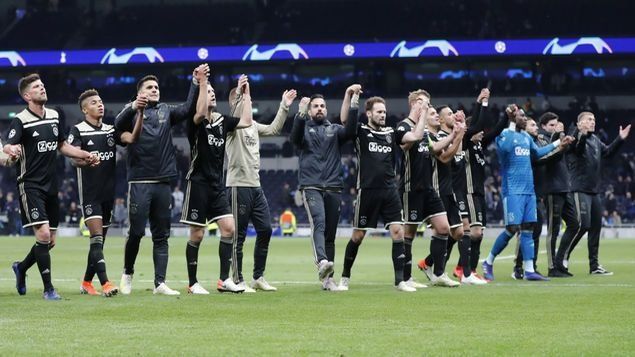 Ajax gana de visita ante Tottenham y se acerca a la final
