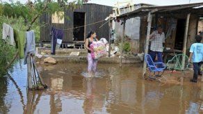 Unos 3.000 niños desplazados están sin escuela por inundaciones en Asunción