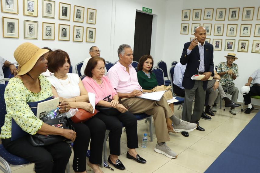 Pensión vitalicia: MEDUCA y representantes de la Ventanilla Única se reúnen para revisar los avances