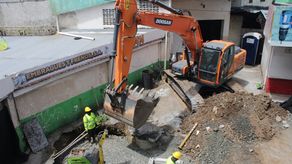 MOP atiende socavón de gran magnitud cerca de parada