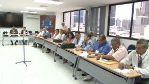 Docentes y Meduca retoman diálogo para abordar temas pendientes