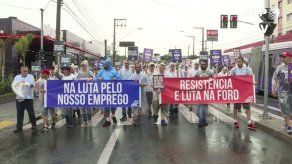 Manifestación contra el cierre de fábrica de Ford en Brasil