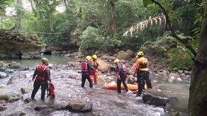 Unidades de la Fuerza de Tarea Conjunta encontraron esta mañana a la tercera víctima fatal del incidente en Las Cuevas del Bayano. Unidades de la Fuerza de Tarea Conjunta encontraron esta mañana a la tercera víctima fatal del incidente en Las Cuevas del Bayano.