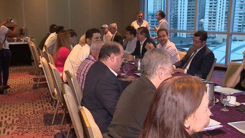 Desarrollan reunión del directorio del Partido Panameñista