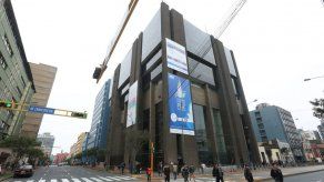 Incendio destruye 3.300 sillas de ruedas destinadas a discapacitados en Perú