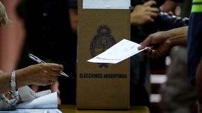 La veda electoral para los primeros comicios que afrontará el Gobierno del peronista Alberto Fernández rige desde las 08.00 hora local (11.00 GMT) de este viernes.