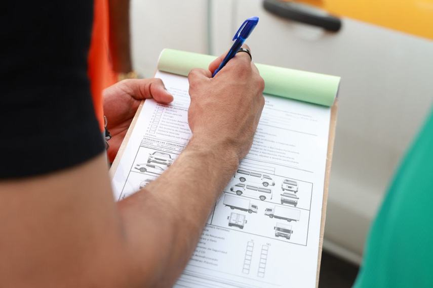 Contraloría General prohíbe uso de vehículos oficiales