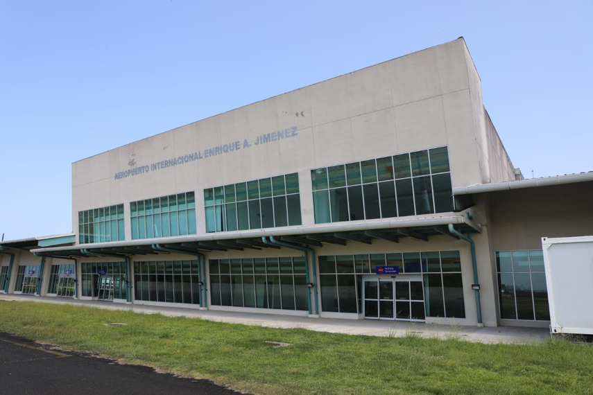 Abren convocatoria para concesión de terminal aérea en Colón.