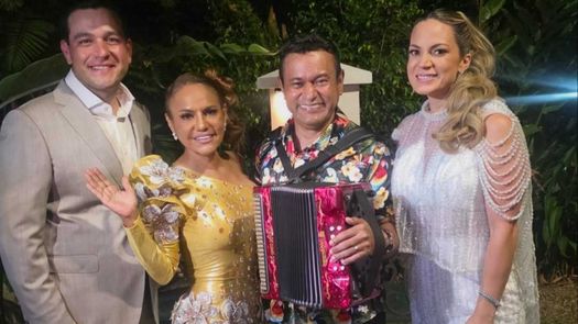 Samy y Sandra Sandoval en la boda del embajador de EE. UU. en Panamá.