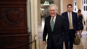 Republicanos y demócratas chocan por informe de Kavanaugh