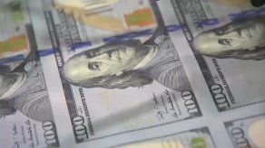 El billete de 100 dólares se reinventa para burlar a los falsificadores