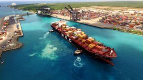 Llega al puerto de Cartagena el primer buque de tipo Neopanamax