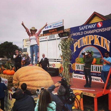 Calabaza de 866 kilos gana concurso en EEUU
