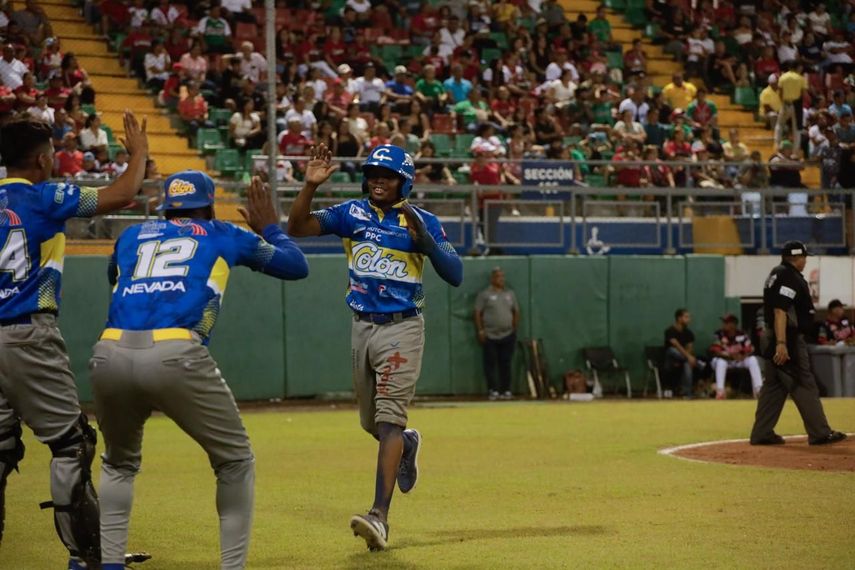 Béisbol Mayor 2025: Colón le quita el invicto al Chiriquí