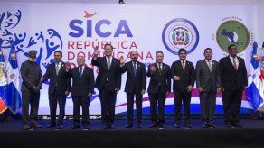 Sica pide cese violencia en Nicaragua y a EEUU no separar familias migrantes