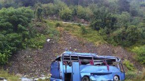 Cinco pasajeros siguen graves tras accidente en Bulgaria