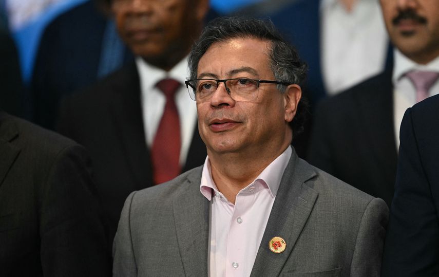 Presidente Gustavo Petro decreta un alza en el salario mínimo de Colombia.