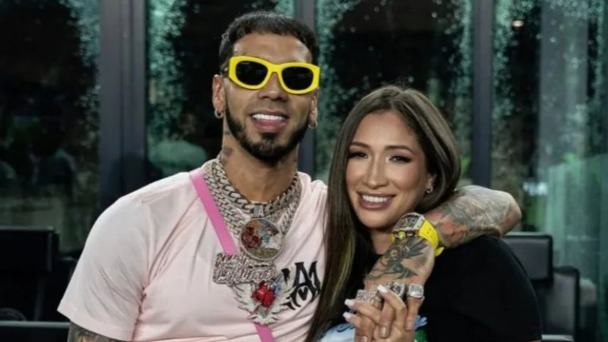 Anuel AA y su novia Laury Saavedra piden respeto a una fan