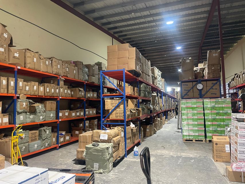 Aduanas retiene mercancía presuntamente de contrabando