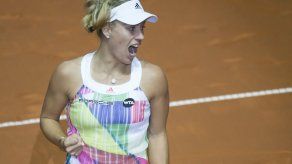 Angelique Kerber domina a Doi y logra los cuartos de final