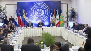 Críticas a diálogo con oficialismo continúan en parte de oposición venezolana