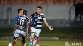 LPF: Tauro y Plaza Amador empatan 2-2 en el Clásico Nacional