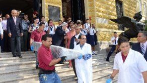 Trasladan bandera del 9 de enero al Museo del Canal para conservación