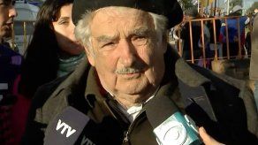 Mujica afirma que Maduro está loco como una cabra