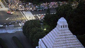 Manifestantes antinucleares rodean el Parlamento de Japón