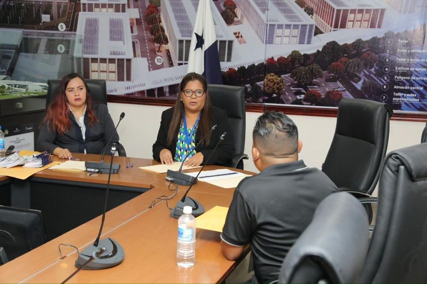 INADEH: Un total de 65 panameños se postularon para el cargo de director general.