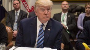 Trump calificó de vergonzoso fallo judicial contra su decreto antiinmigratorio