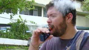 La peligrosa moda de cigarrillos electrónicos entre los adolescentes