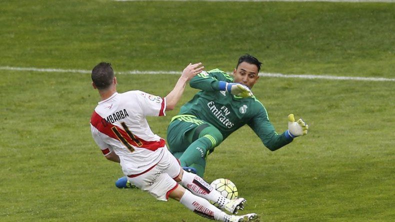 Siempre alerta, Navas mantiene el foco en Milán