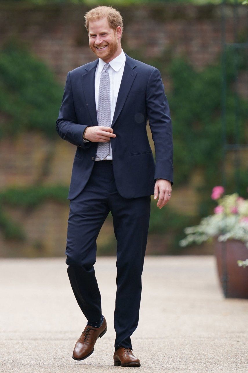 El príncipe Enrique no arremeterá contra la familia real británica en su libro