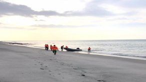 Unidades del Sinaproc en operativo de búsqueda en Playa Río Mar. Unidades del Sinaproc en operativo de búsqueda en Playa Río Mar.