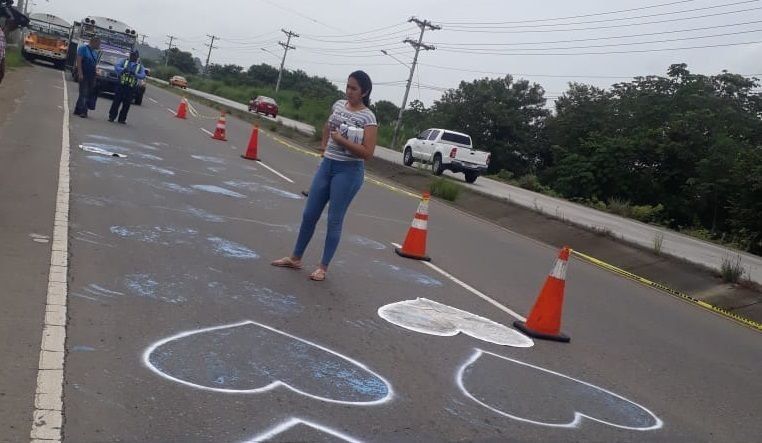 Pintan corazones azules tras 9 años de la tragedia de Las Garzas