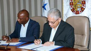 Firman acuerdo para construcción de nuevo cementerio en Chivo Chivo