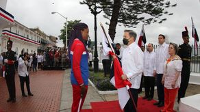 La boxeadora Atheyna Bylon es la abanderada de este 3 de noviembre.