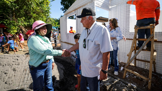 Mulino supervisa construcción de viviendas para damnificados por terremoto en Veraguas y Herrera