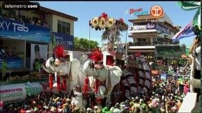 Reina de Calle Arriba de Las Tablas personifica a una diva