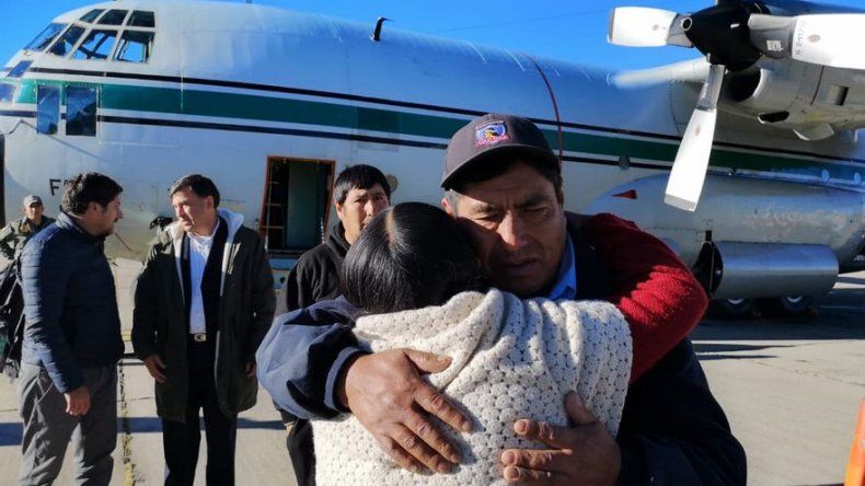 Llega a Bolivia el único sobreviviente de un derrumbe en una mina en Chile