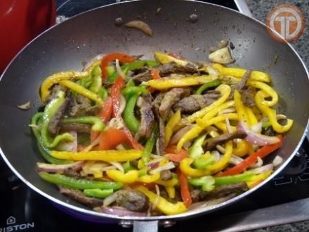 Fajitas de falda con pico de gallo