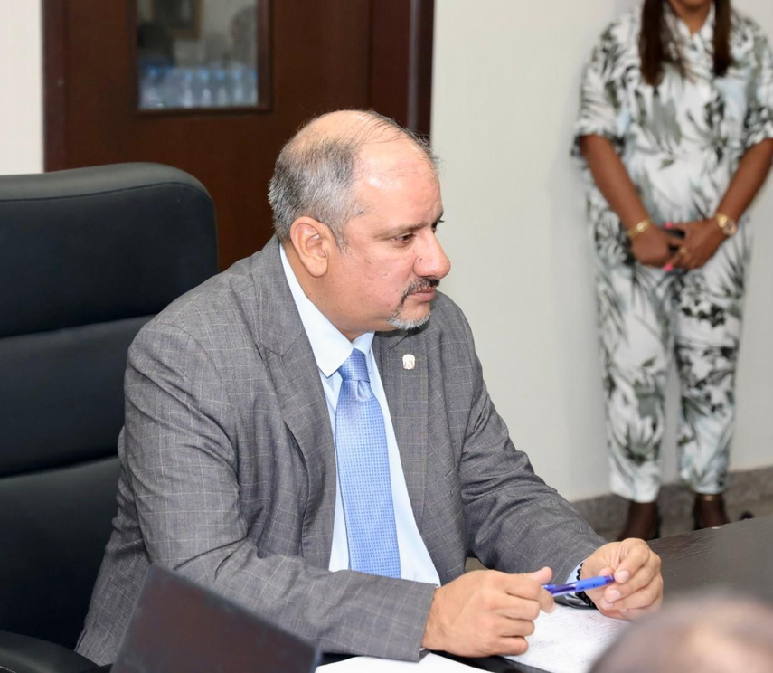 Presidente de la Asamblea Nacional inicia diálogo con gremios docentes