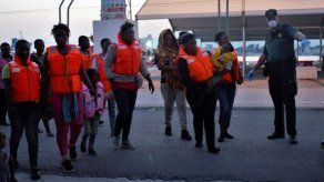 Rescatados 93 inmigrantes