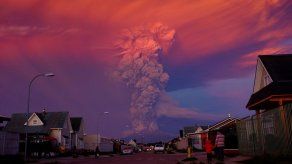 Más de 4.000 evacuados por erupción de volcán Calbuco en Chile