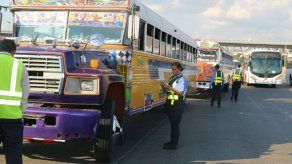 Retienen 21 licencias de conducir durante operativo de control a autobuses Retienen 21 licencias de conducir durante operativo de control a autobuses