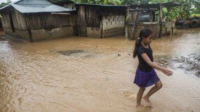 Cinco muertos y barrios inundados por fuerte lluvia en Managua