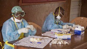 Ébola: Canadá dona a la OMS cientos de dosis de vacuna experimental