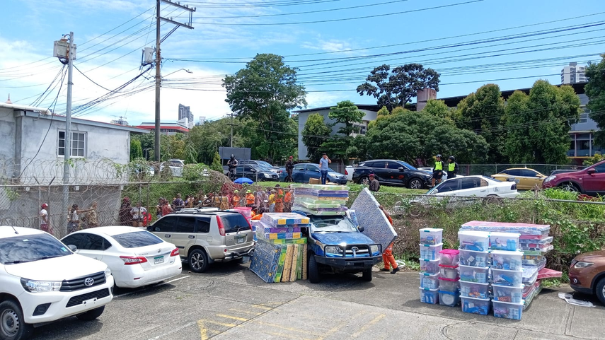 Entrega de asistencia humanitaria del SINAPROC.